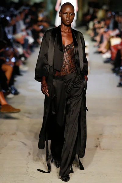 Look 8